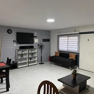 casa-amplia-zona-semicentrica-para-6-personas.hotelsmendoza.com/
